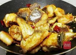 干煸椒盐鱼块的做法图解11