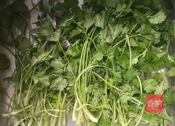 凉拌香菜花生碎的做法图解2