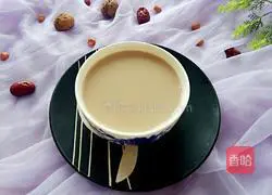 Illustration of how to make peanut walnut and red date soy milk 6