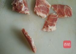 煎辣酱肉的做法图解1