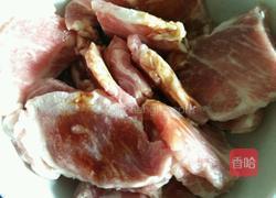 煎辣酱肉的做法图解2