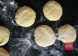 豆沙南瓜饼的做法图解7