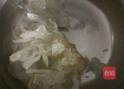 红枣银耳羹的做法图解2