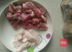 白菜炖肉的做法图解2