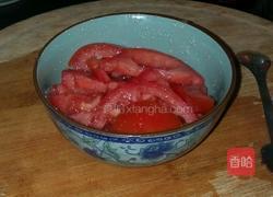 凉拌酸甜西红柿的做法图解1