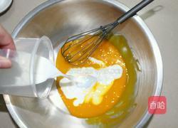 6寸戚风蛋糕的做法图解3