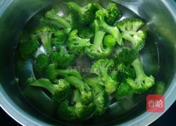 凉拌西蓝花的做法图解2