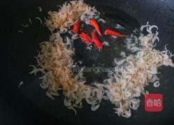 青菜炒虾皮的做法图解3