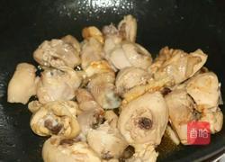 板栗烧鸡的做法图解9