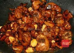 板栗烧鸡的做法图解12