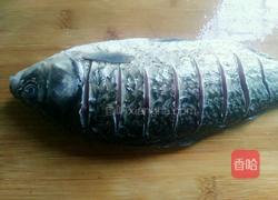 红烧鲤鱼的做法图解2