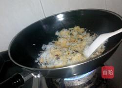 香菇鸡炒饭的做法图解7