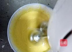 戚风蛋糕的做法图解9