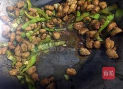 牛肉粒炒蘑菇的做法图解3