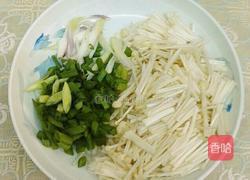 葱花金针菇煎鸡蛋的做法图解1