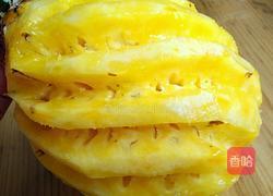 浓纯菠萝汁的做法图解1