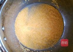 小米白菜粥的做法图解1