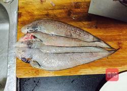 干煎龙利鱼的做法图解1