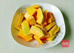  油炸南瓜丸的做法图解1