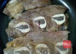 煎牛仔骨的做法图解1