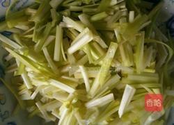 韭黄炒鸡蛋的做法图解3