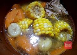 马蹄玉米胡萝卜鸡汤的做法图解7