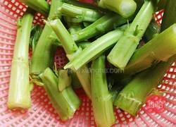xo酱玉米粒炒菜心杆杆的做法图解2