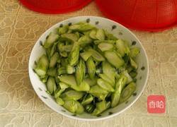 xo酱玉米粒炒菜心杆杆的做法图解3