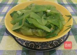 大蒜炒翡翠莴苣片的做法图解3