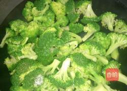 口蘑西兰花的做法图解3