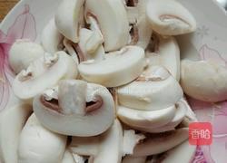 口蘑烧肉片的做法图解5