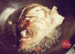 枸杞银耳鱼头汤的做法图解4