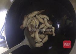 洋葱香菇炒鸡块。的做法图解6