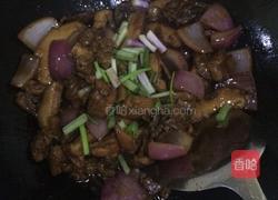 洋葱香菇炒鸡块。的做法图解13