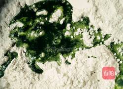 翡翠白菜饺子的做法图解2