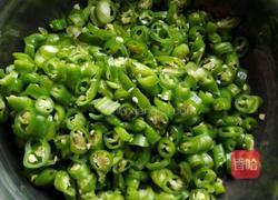 老干妈油炸的做法图解3