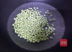 豌豆炒肉丁的做法图解4