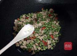 豌豆炒肉丁的做法图解9