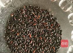 黑豆黑米粥的做法图解2