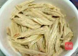 巧拌麻辣腐竹丝的做法图解4