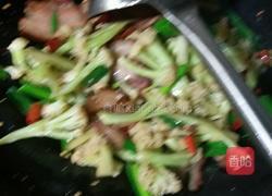 花菜炒腊肉的做法图解3