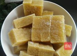 鳕鱼炖冻豆腐的做法图解1