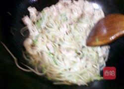 豆芽炒肉片的做法图解5