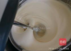 橙味奶油水果杯子蛋糕的做法图解7