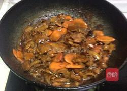 五花肉炒蒜薹的做法图解5