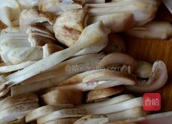 青椒巴西菇的做法图解1