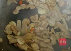 青椒巴西菇的做法图解6