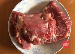 甘香猪肉丸的做法图解1