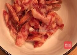 蒜苔炒腊肠的做法图解2