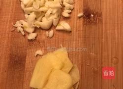 蒜苔炒腊肠的做法图解3